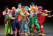 Hai Manajemen, Persebaya Bukan Tim Sirkus Keliling! badut