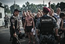 Suporter Indonesia di Simpang Jalan: Mania, Hooligans, atau Ultras? hooligan