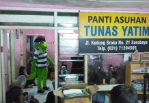 Keceriaan Anak-Anak Yatim Bersama Jojo dan Komunitas Bonek