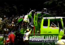 Bonek Estafet dan Cairnya Hubungan Antar Suporter