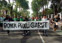 Aksi Bonek Peduli Garut Berlanjut