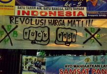 Bu Wali, Jangan Lucuti Spanduk Kami