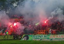 Sakeramania Temani Bonek Saat Aksi Gruduk Bandung