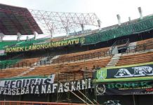 Pasang Spanduk Hanya Sampai Pukul 15.00 WIB