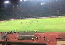 Bonek Satu Stadion Nyanyi Anthem “Song For Pride”