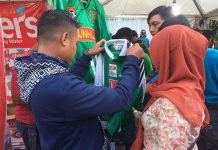 Membludak, Pengunjung Serbu Stan Pasar Bonek