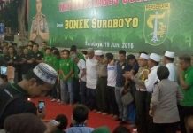Pelatih dan Pemain Persebaya Hadiri Bukber Kapolrestabes dengan Bonek