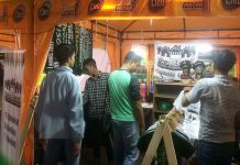 Persiapan Mbonek di GBT, Malam Mingguan Mampir ke Pasar Bonek