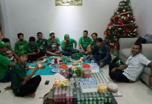 Bonek Natalan Bersama di Rumah Fandry Imbiri dan Nelson Alom