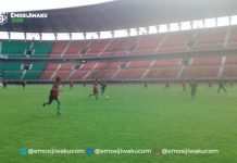 PS TNI Antisipasi Tekanan Pemain Ke-12 Persebaya