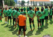 Alfredo Belum Datang, Persebaya Latihan di Lapangan Polda Jatim