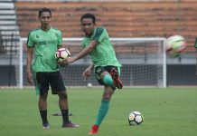 Latihan Ringan Persebaya di GBT Untuk Blessing Game