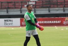 Kiper Barito Putera Takjub Spanduk Bonek