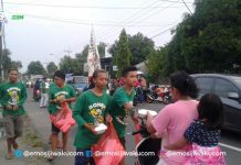 Bonek Kota Beriman Mojowarno Berbagi Takjil