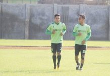 Menengok Kedekatan Misba dan Rodeg, Dua Pemain Persebaya Jebolan Internal