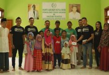 Ultah Kelima, Bonek Benjeng Gelar Bakti Sosial