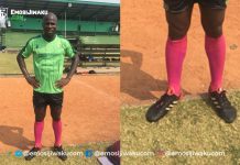 Hadiah Kaos Kaki Pink dari Istri untuk OK John