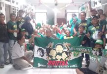 Tampik Citra Negatif Bonek, Brutal Sambangi Panti Jompo