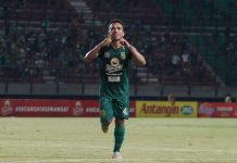 Dianggap Pemain Penting, Persebaya Pertahankan Irfan Jaya