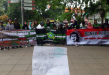 Bonek Sidoarjo Gelar Aksi Kemanusiaan untuk Korban Tsunami Selama Tiga Hari