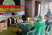 Ratusan Bonek Hadiri Bakti Sosial Panti Asuhan Bonek