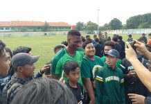 Datang dari Benowo, Ajak Keluarga Demi Nonton Amido Balde