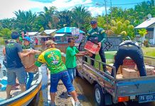Bonek Jayapura Salurkan Bantuan untuk Korban Banjir Sentani