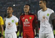 Dua Kiper Persebaya Blunder, Ini Komentar Djanur
