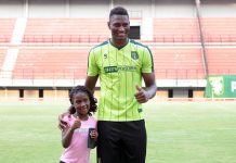 Ingin Tampil Lebih Baik, Amido Balde Boyong Keluarga ke Surabaya