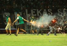 Dejan Antonic Tentang Berhentinya Laga: Tidak Hanya MU, Persebaya Juga Dirugikan