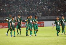 Tonton Laga Persebaya vs Persib, Simon McMenemy Pantau Irfan Jaya dan Dutra