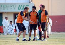 Riedl Belum Datang, Belum Ada Kepastian Pikal Dampingi Persebaya Lawan PSIS