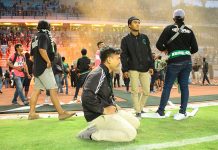 Amarah Bonek, Logika Customer, dan Terbakarnya Papan Sponsor Persebaya Tanggung Biaya Kerugian GBT