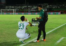 Ini Alasan Pikal Gunakan Tiga Centre Back Lawan Persib