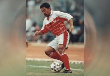 Aji Santoso, Bek Kiri Lincah, Cepat, dan Visioner Aji Santoso, Bek Kiri Lincah, Cepat, dan Visioner