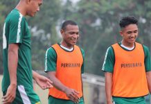 Dikabarkan Terikat Sanksi, Persebaya Belum Tentukan Nasib Frank Sokoy