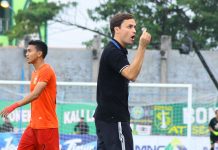 Mengaku Dilempar Batu Bata, Paul Munster Kritik Suporter