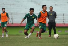 Dapat Hasil Kurang Memuaskan, Rendi Irwan Berencana Kumpulkan Pemain Persebaya