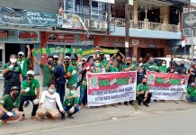 Bonek Jayapura Bagikan Ribuan Masker dan Salurkan Sembako