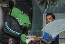 Dari Penyemprotan Disinfektan Hingga Berbagi Nasi Kotak, Inilah Berbagai Kegiatan Sosial Bonek Selama Pandemi