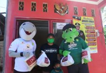 Ulang Tahun Persebaya, Jojo dan Zoro Bagikan 200 Paket Sembako