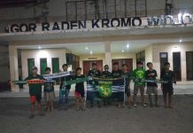 Bonek Sidayu Gresik Rayakan Ulang Tahun Persebaya Secara Sederhana