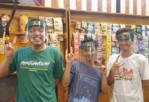 Bagi-Bagi Face Shield Berlogo “Kami Bonek”, Rizal Ingin Terus Perbaiki Citra Suporter Persebaya