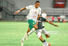 Arsenio Valpoort Akan Main Dari Awal