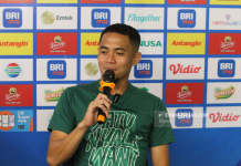 Reva Adi Berharap Semua Pemain Fokus Hadapi Borneo FC