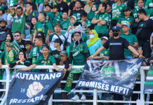 Dilukai Aremania, Bonek Balas dengan Kebaikan