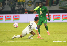 Slavko Kartu Merah, Persebaya Raih Tiga Poin