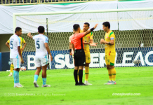 Tambahan Sanksi Dua Laga Untuk Leo Lelis