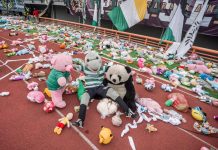 Football for Humanity! Bonek Galang Donasi Masker untuk Masyarakat Terdampak Kebakaran Hutan dan Lahan